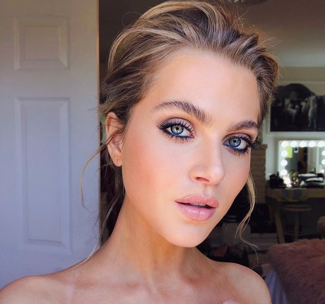 Anne Winters photo 58