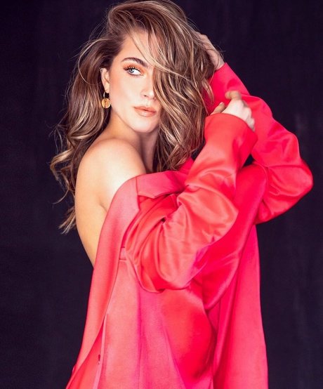 Anne Winters photo 75