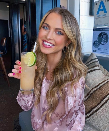 Anne Winters photo 79