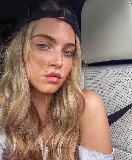 Anne Winters photo 134