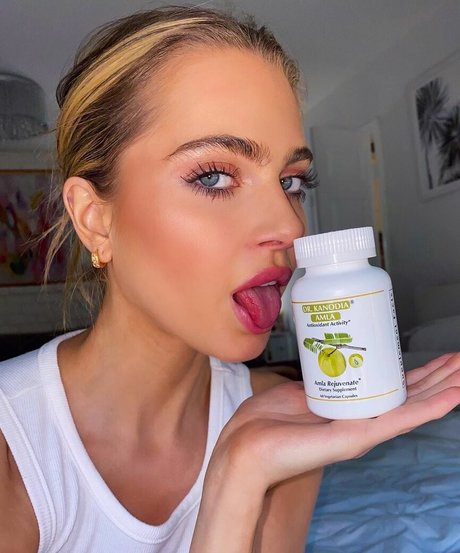 Anne Winters photo 135