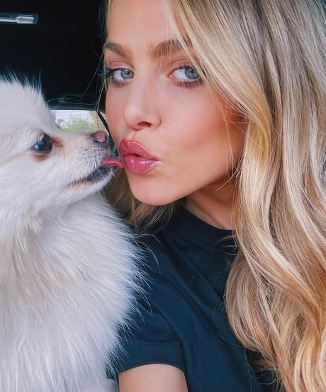 Anne Winters photo 147