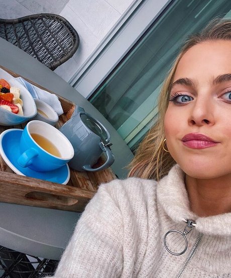 Anne Winters photo 152