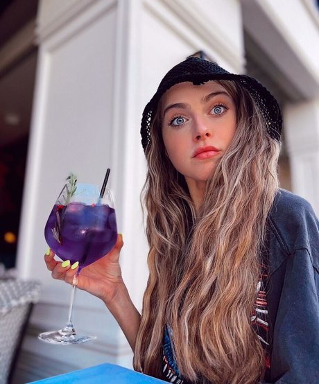 Anne Winters photo 155