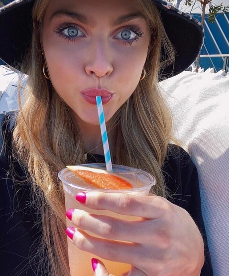 Anne Winters photo 184
