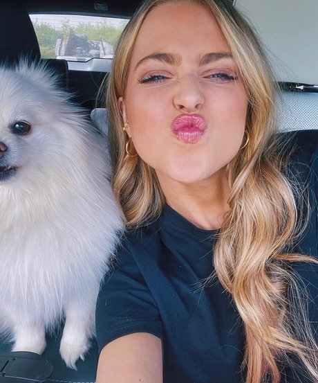 Anne Winters photo 199