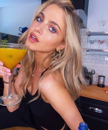 Anne Winters photo 205