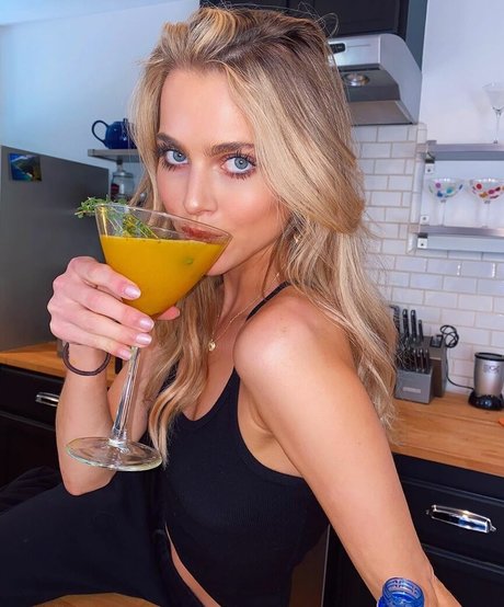 Anne Winters photo 206