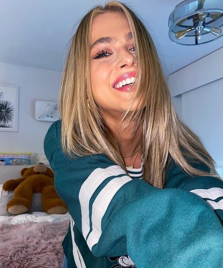Anne Winters photo 207