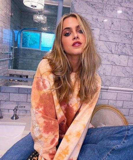 Anne Winters photo 210