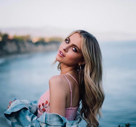 Anne Winters photo 214