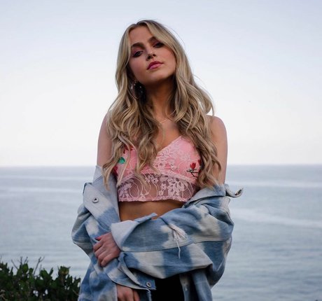Anne Winters photo 216
