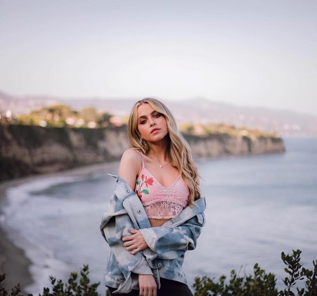 Anne Winters photo 226