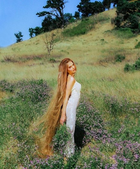 Anne Winters photo 273
