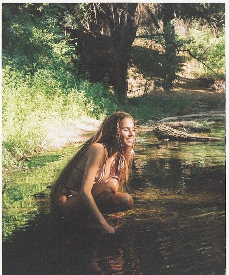 Anne Winters photo 284