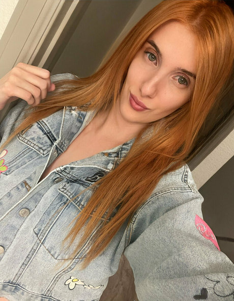 Anniechloesworld photo 99
