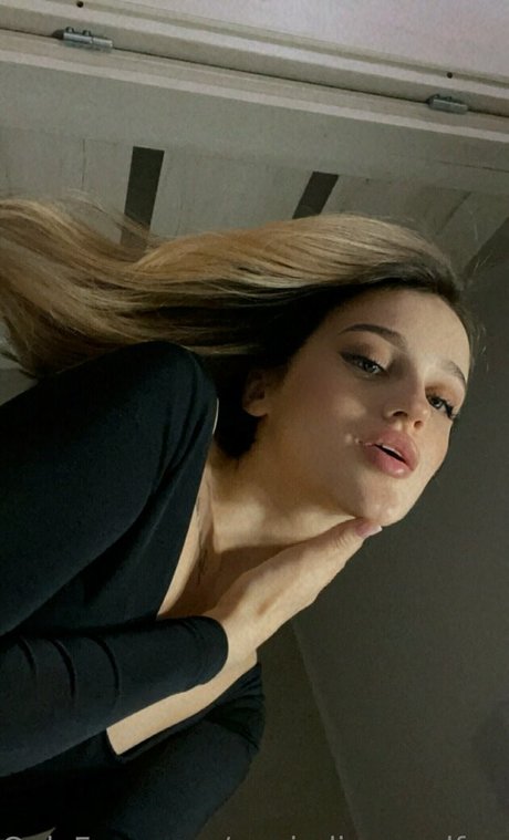 Anniediamondfree photo 23