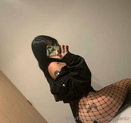 Anniiejuarez photo 3