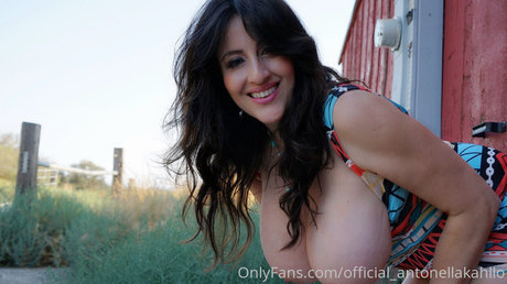 Antonella photo 67