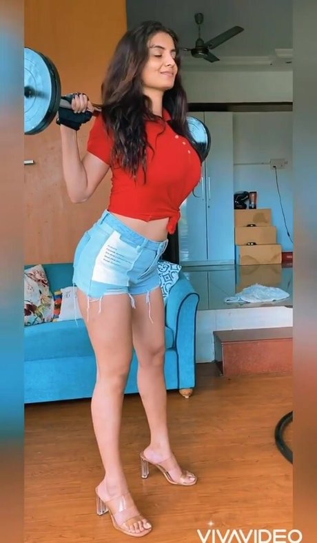 Anveshi Jain photo 35