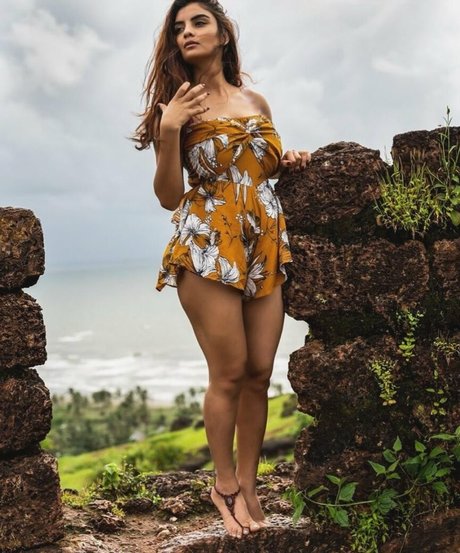 Anveshi Jain photo 84