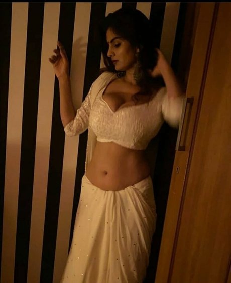 Anveshi Jain photo 321