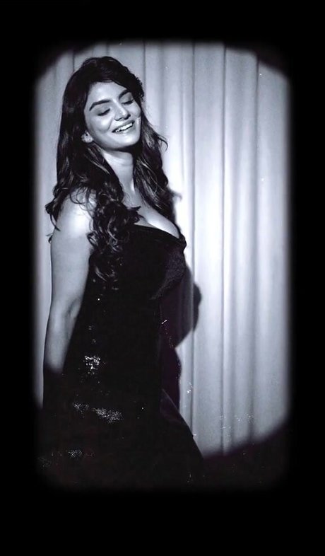 Anveshi Jain photo 364