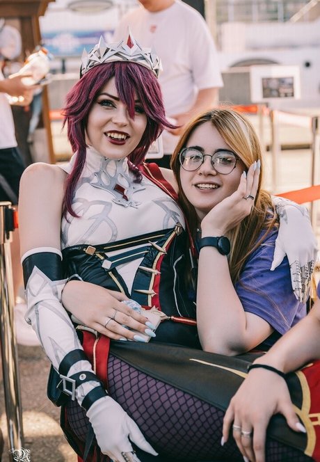 Anya Ichios photo 11