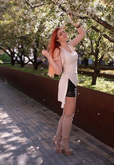 Anya Ichios photo 20