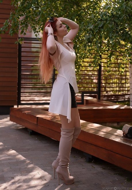 Anya Ichios photo 37