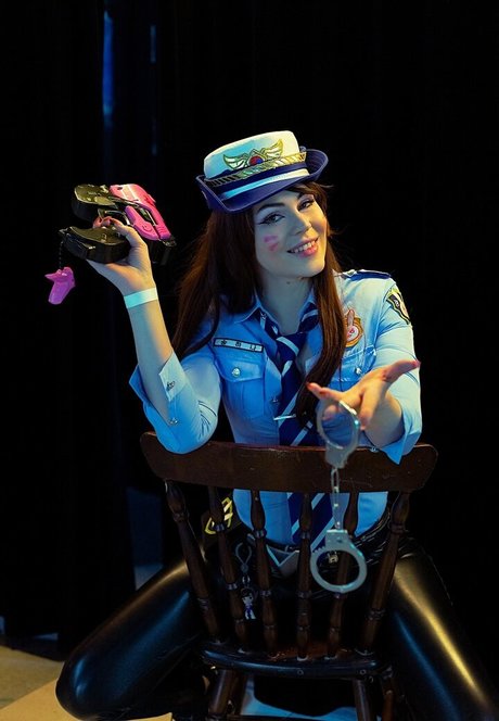 Anya Ichios photo 173