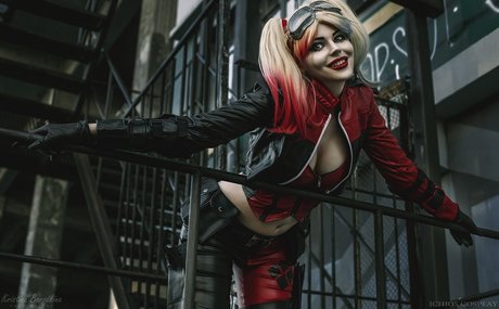 Anya Ichios photo 379
