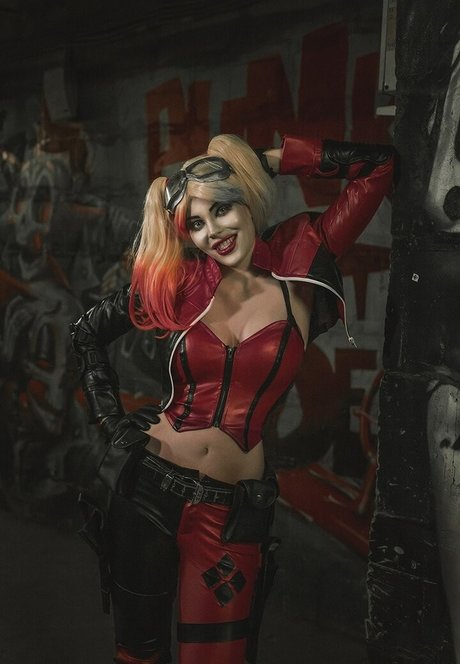 Anya Ichios photo 387