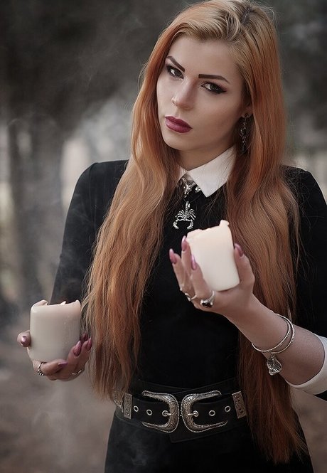 Anya Ichios photo 441