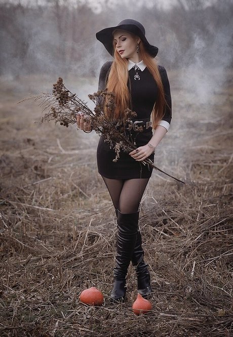 Anya Ichios photo 447
