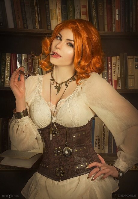 Anya Ichios photo 570