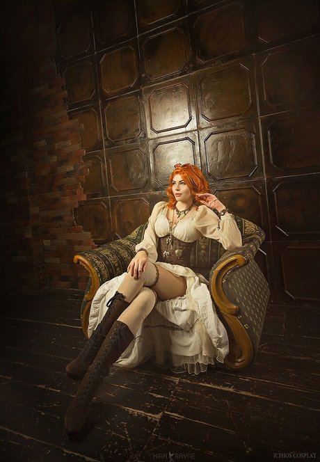 Anya Ichios photo 578