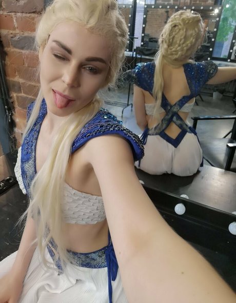 Anya Ichios photo 589
