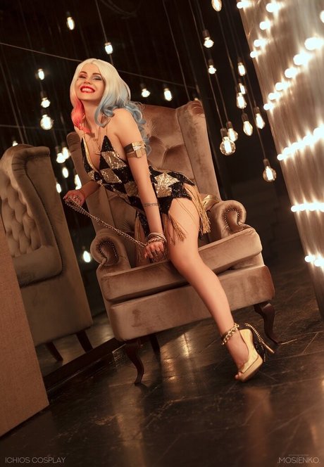 Anya Ichios photo 591