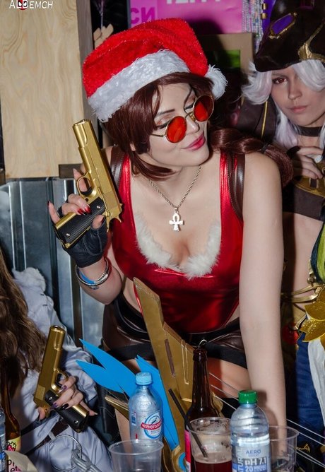 Anya Ichios photo 648