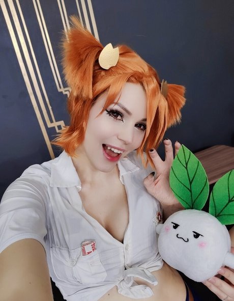 Anya Ichios photo 674