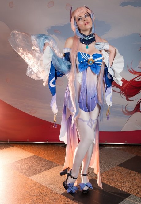 Anya Ichios photo 694