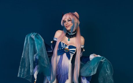 Anya Ichios photo 698