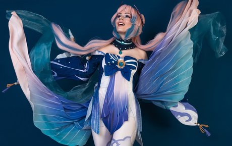 Anya Ichios photo 704
