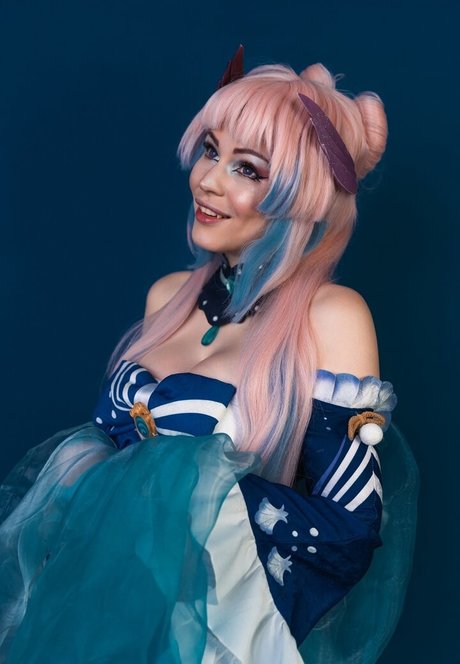 Anya Ichios photo 707