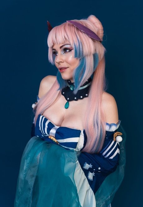 Anya Ichios photo 708