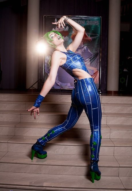 Anya Ichios photo 729