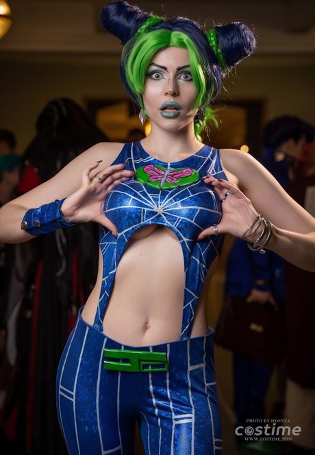 Anya Ichios photo 731
