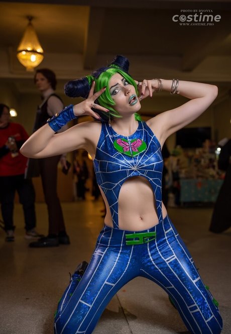 Anya Ichios photo 732