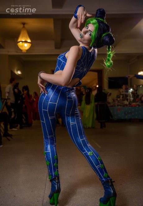 Anya Ichios photo 739